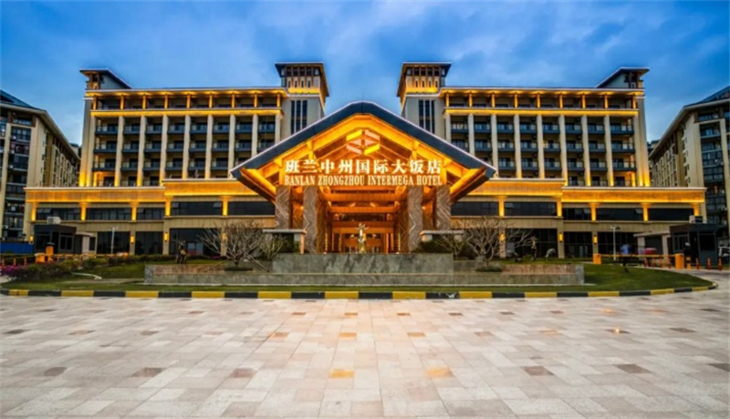 三亚班兰中州国际大酒店​在售，建筑面积57-67㎡，总价40-80万/套